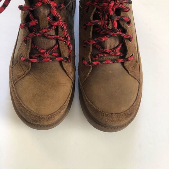 UGG Robley red lace up leather boots NWOT size 37 - Picture 4 of 12